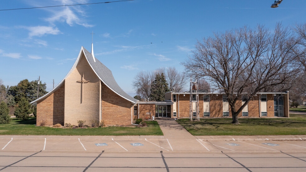 More Photos Of 381 H St, Hampton Religious Facility For Sale