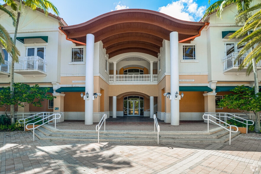 More Photos Of 1675 Market St, Weston Unknown For Lease