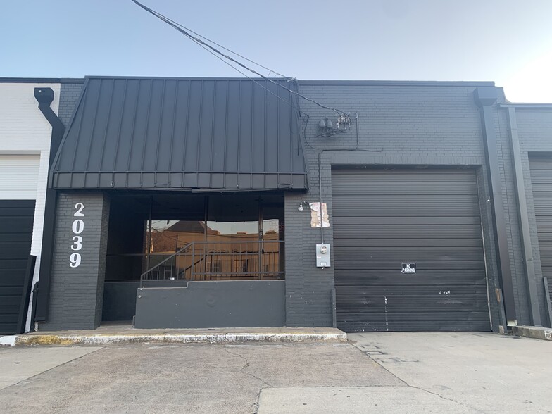 Primary Photo Of 2039-2041 Farrington St, Dallas Light Manufacturing For Lease