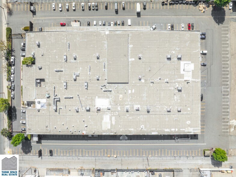 More Photos Of 9419 Mason Ave, Chatsworth Manufacturing For Lease