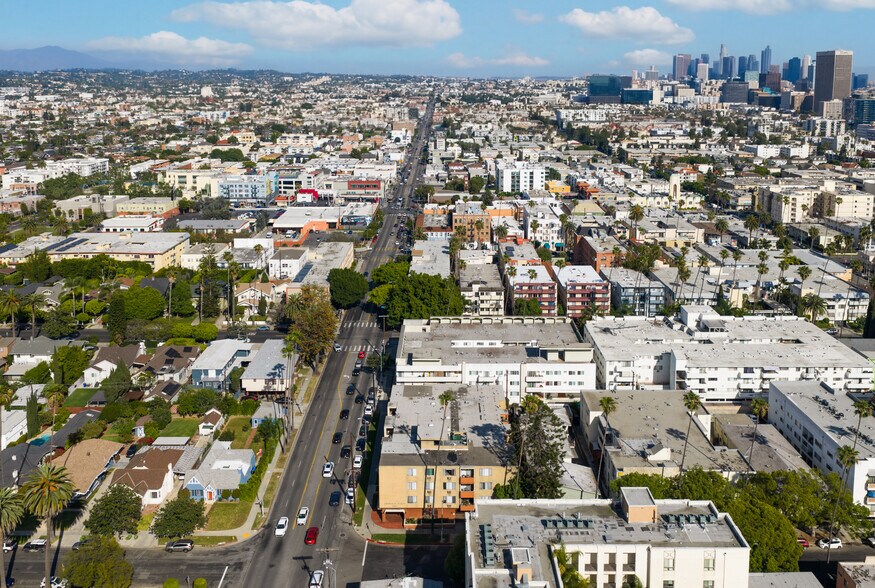 More Photos Of 300 S Gramercy Pl, Los Angeles Apartments For Sale