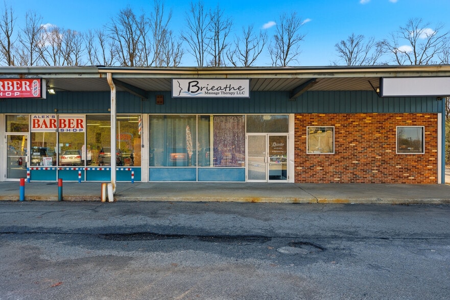More Photos Of 5472-5486 Southern Maryland Blvd, Lothian Storefront For Sale