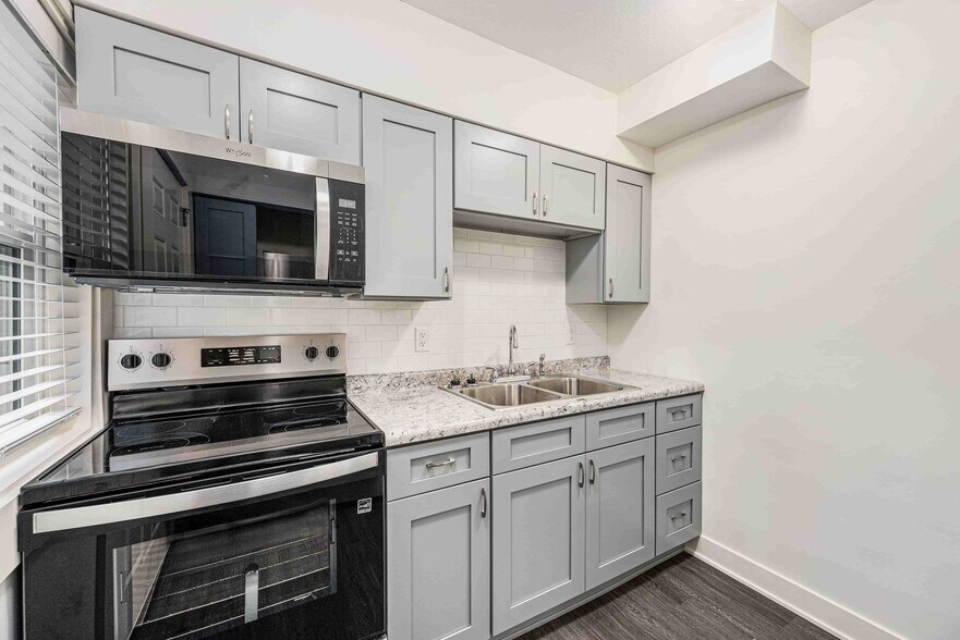 More Photos Of 3113-3123 Thompson Ave, Kansas City Apartments For Sale