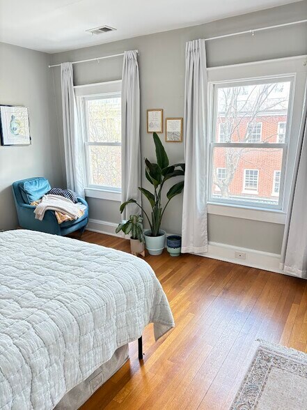 More Photos Of 1212 King St, Alexandria Storefront Retail Office For Sale