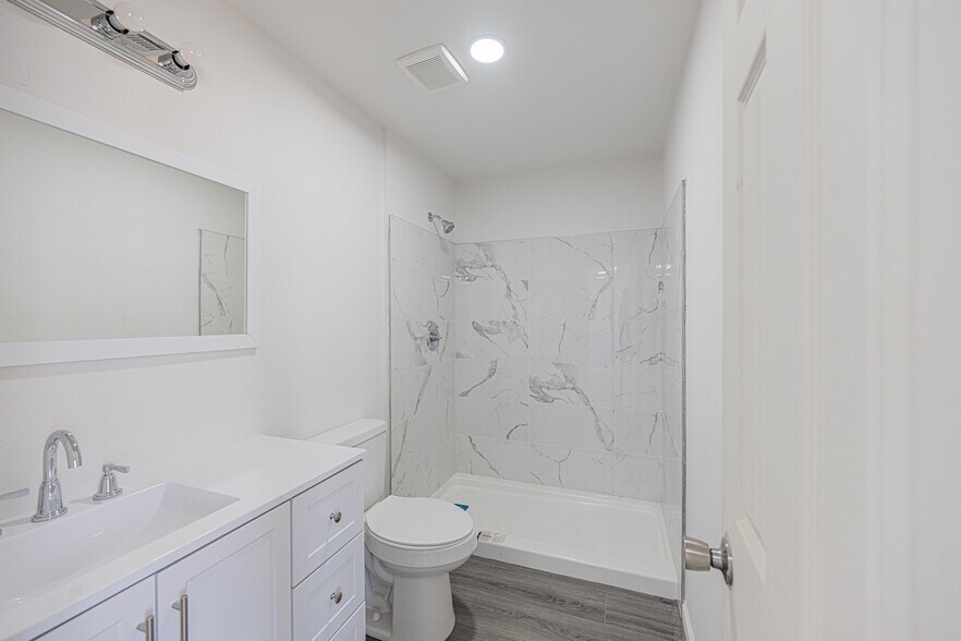 More Photos Of 241 Bass St, Odessa Land For Sale