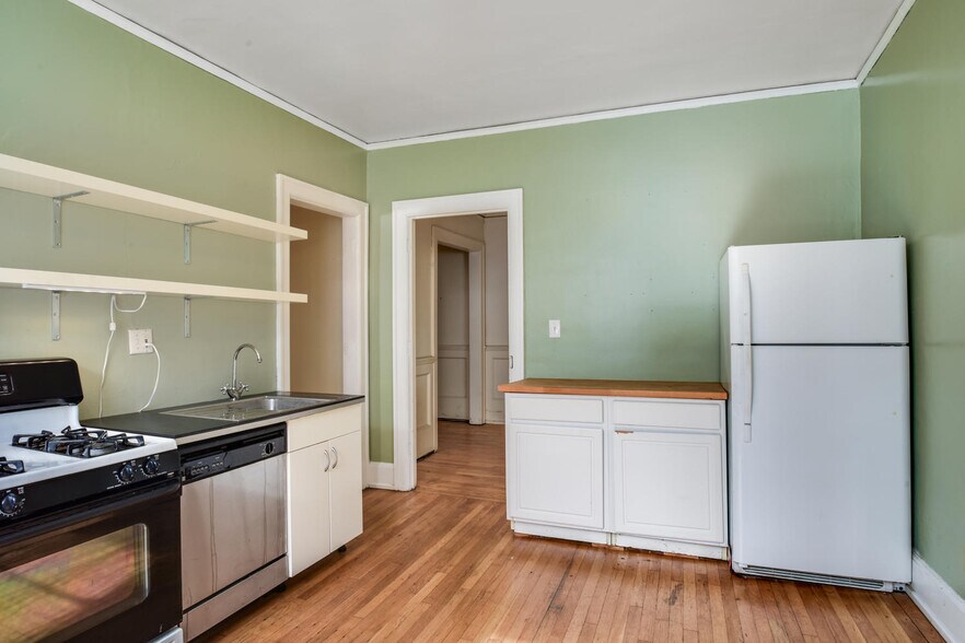 More Photos Of 1121 Van Dyke St, Detroit Apartments For Sale