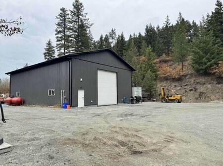 Primary Photo Of 4402 Maxwell Rd, Peachland Warehouse For Lease