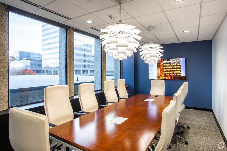 More Photos Of 7701 Forsyth Blvd, Clayton Office For Lease