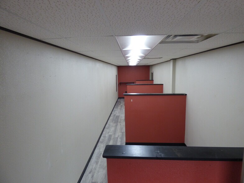 More Photos Of 800-826 S Front St, Mankato Storefront For Lease