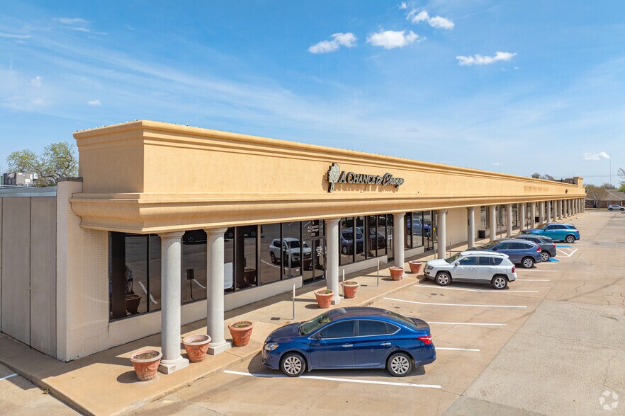 More Photos Of 2103 W Britton Rd, Oklahoma City Freestanding For Lease