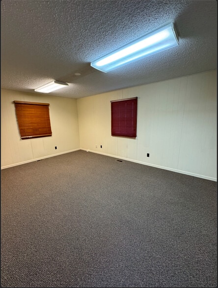 More Photos Of 112 E 10th St, Eudora Office For Sale