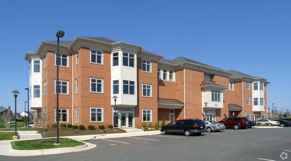 More Photos Of 46161 Westlake Dr, Sterling Office For Sale