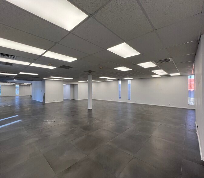 More Photos Of 844 E Sahara Ave, Las Vegas Loft Creative Space For Lease