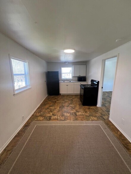 More Photos Of 1440 Jackson St, New Braunfels Apartments For Sale