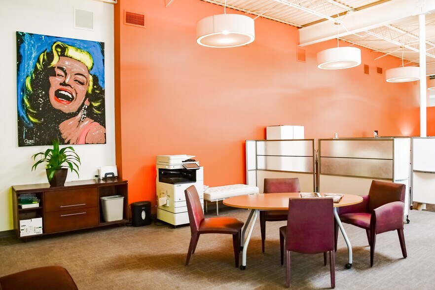 More Photos Of 2500 W Pennway St, Kansas City Flex For Sale