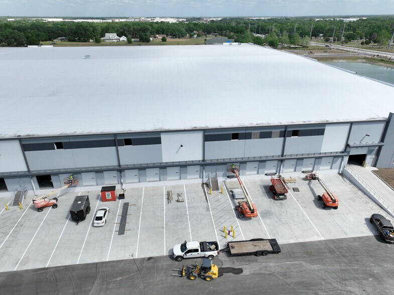 More Photos Of 3017 S County Line Rd, Plant City Distribution For Lease
