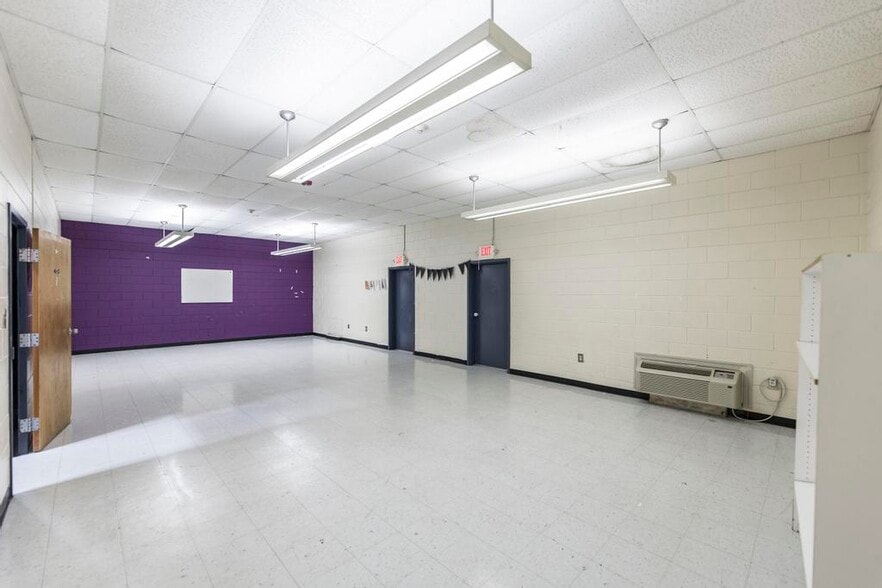 More Photos Of 2270 Shurling Dr, Macon-Bibb Religious Facility For Sale