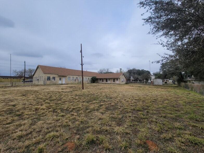 More Photos Of 207 W Viggie St, Hebbronville Religious Facility For Sale