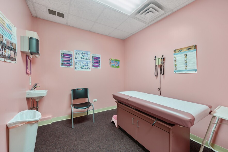 More Photos Of 6021 S Kedzie Ave, Chicago Medical For Sale