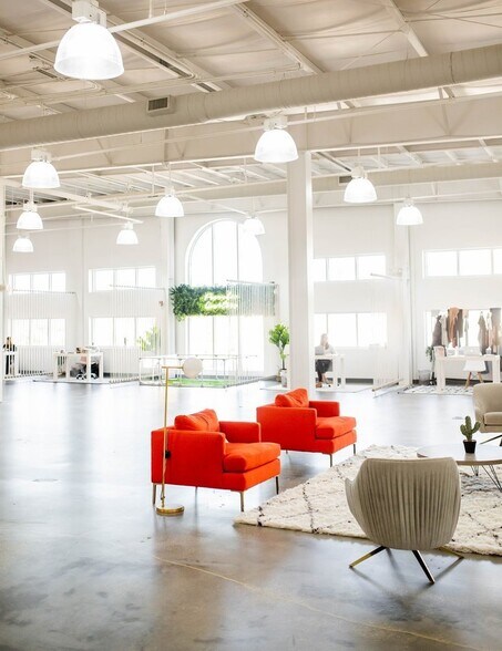 More Photos Of 816 Manatee Ave E, Bradenton General Retail For Lease