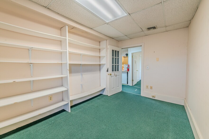 More Photos Of 177 W High St, Somerville Medical For Sale