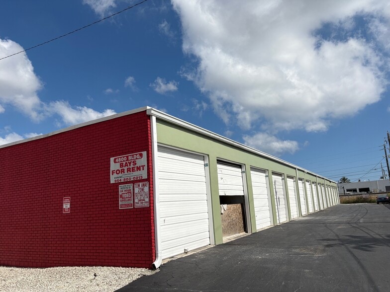 More Photos Of 4800 NE 11th Ave, Oakland Park Self Storage For Sale