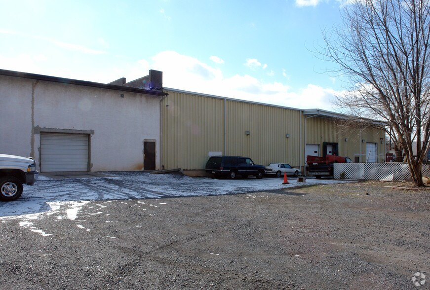 More Photos Of 456 Apple St, Pottstown Warehouse For Lease