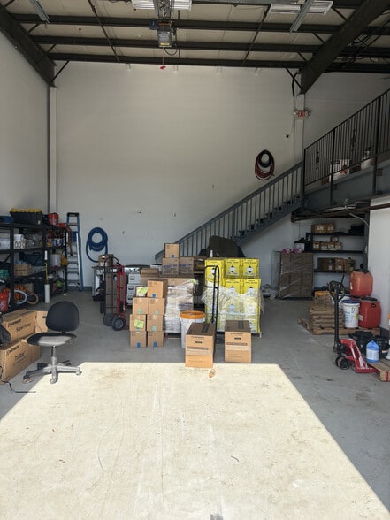 More Photos Of 2109 Parkway Dr, Saint Peters Industrial For Lease