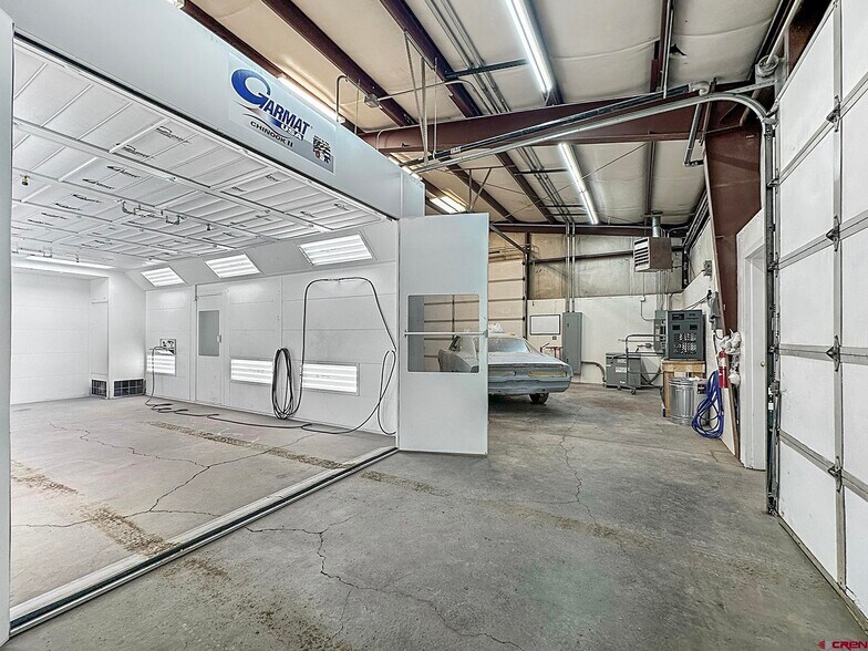 More Photos Of 685 Industrial Blvd, Delta Warehouse For Lease