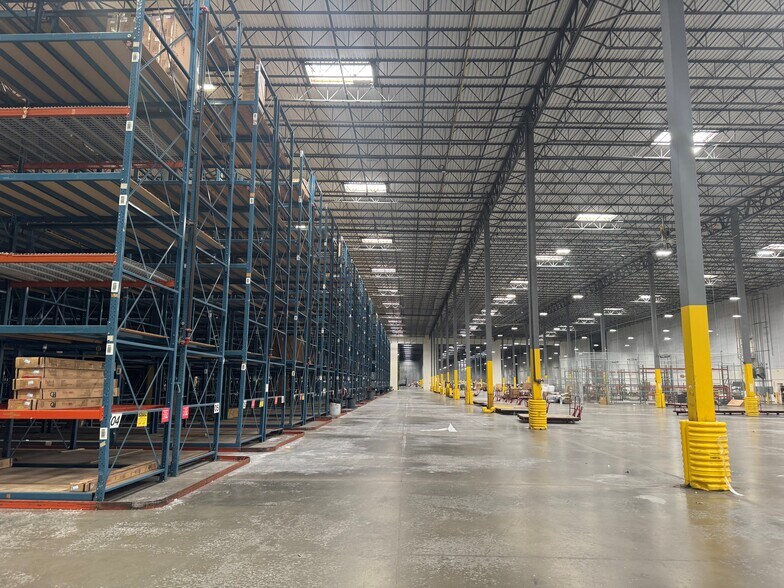 More Photos Of 1017 Corporate Park Dr, Mebane Distribution For Lease