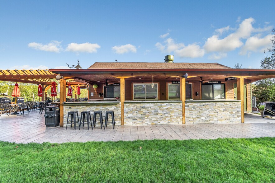 More Photos Of 94 E Route 66, Columbia Restaurant For Sale