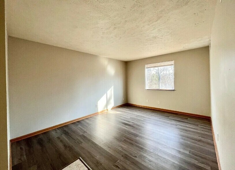 More Photos Of 3915 N 70th Cir, Omaha Apartments For Sale