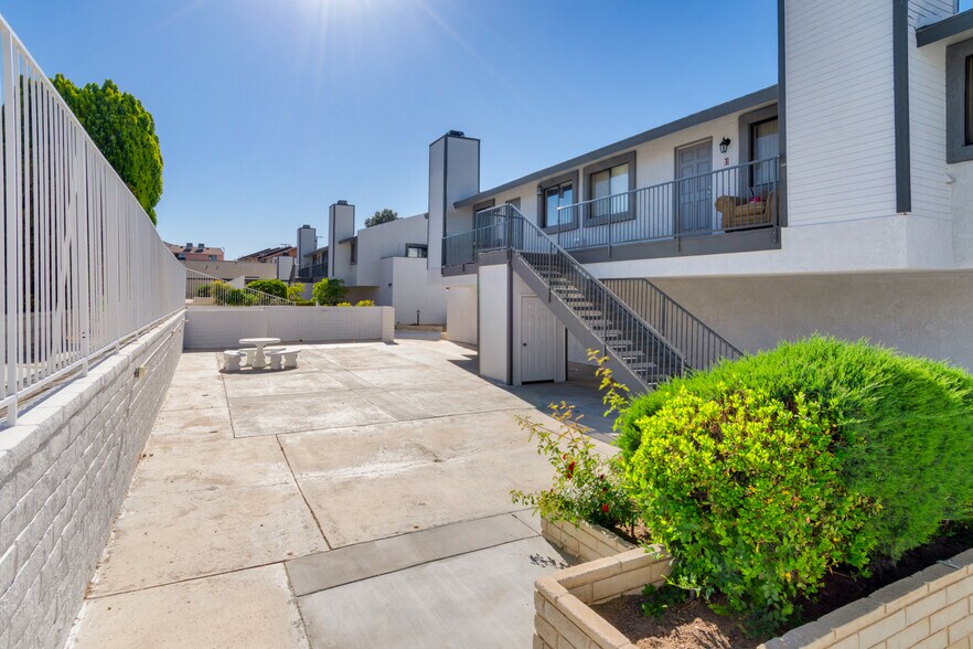 More Photos Of 19087 Allegheny Rd, Apple Valley Apartments For Sale