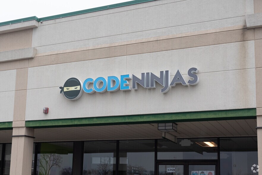 More Photos Of 648-678 N Northwest Hwy, Park Ridge Unknown For Lease