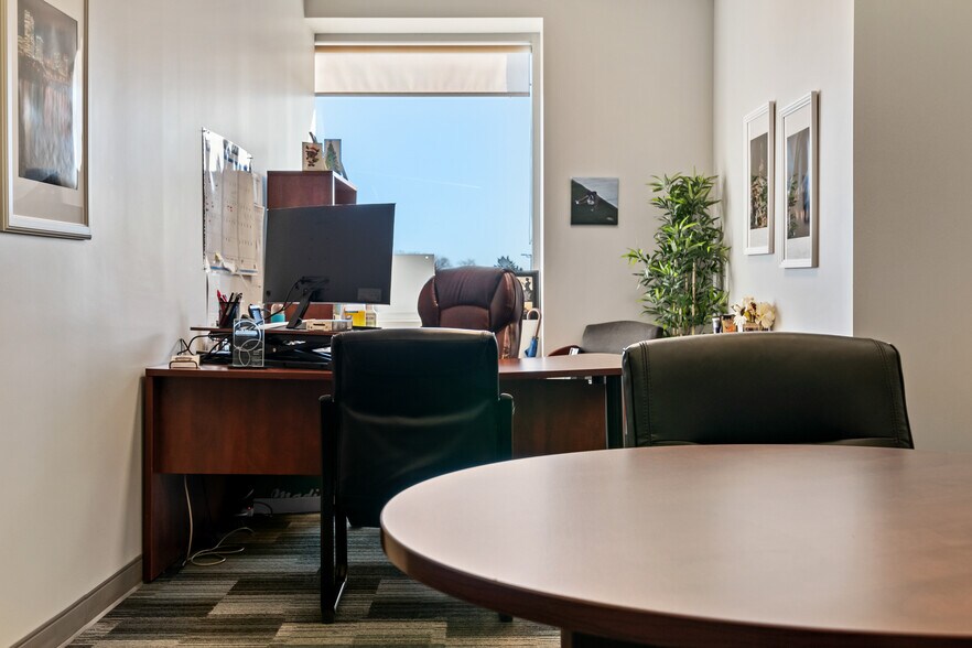 More Photos Of 13310 111 Av NW, Edmonton Unknown For Lease