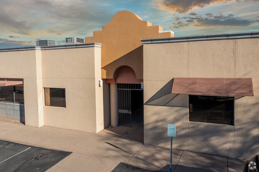 More Photos Of 180 W Magee Rd, Tucson Medical For Lease