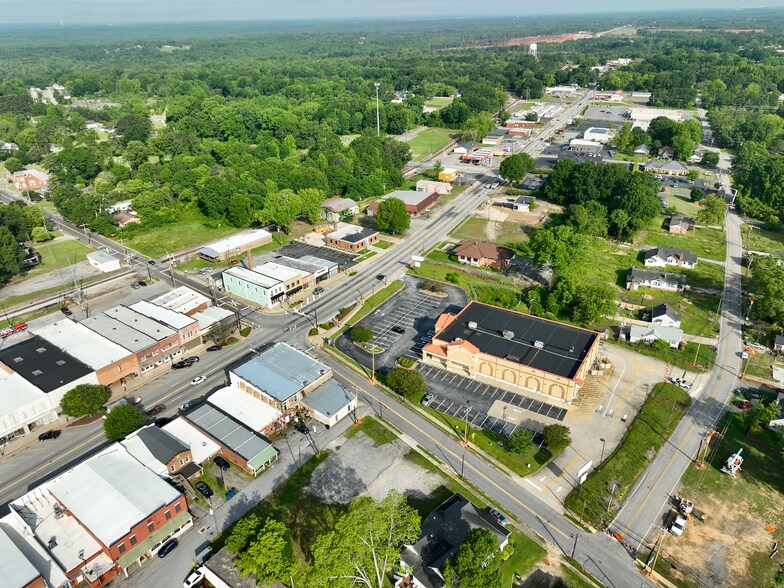 More Photos Of 121 N Main St, Woodruff Drugstore For Sale