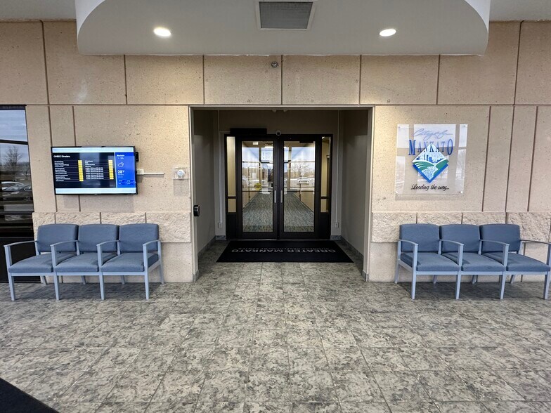 More Photos Of 1961 Premier Dr, Mankato Office For Lease