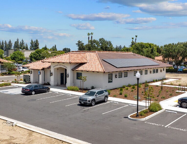 More Photos Of 5625 Avenida de Los Robles, Visalia Office For Lease