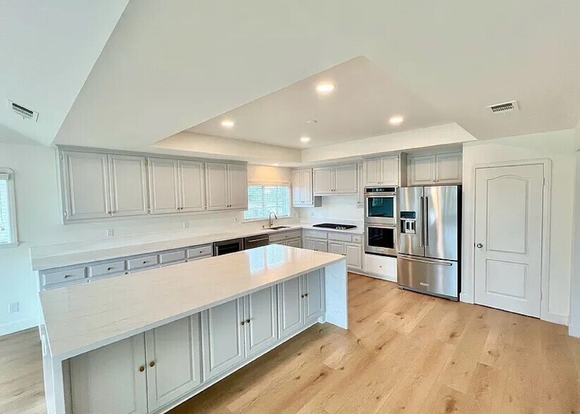 More Photos Of 301 Ocean Ave, Seal Beach Apartments For Sale