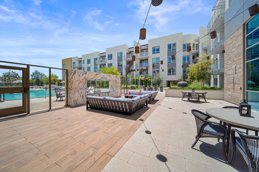 More Photos Of 585 Anton Blvd, Costa Mesa Apartments For Lease
