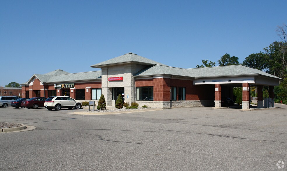 More Photos Of 4738 Central Park Dr, Okemos Freestanding For Lease