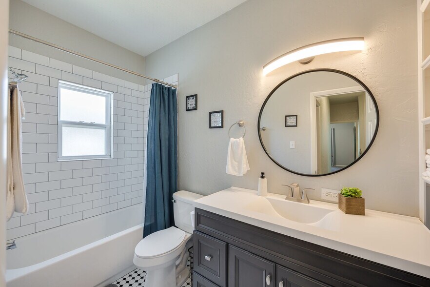 More Photos Of 1810 NW 11th St, Oklahoma City Multifamily For Sale