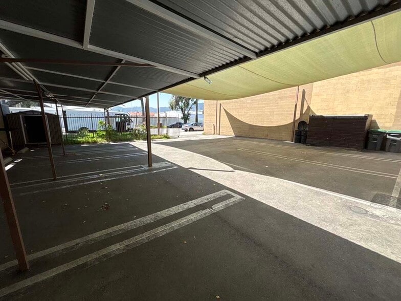 More Photos Of 747 Milford St, Glendale Warehouse For Lease