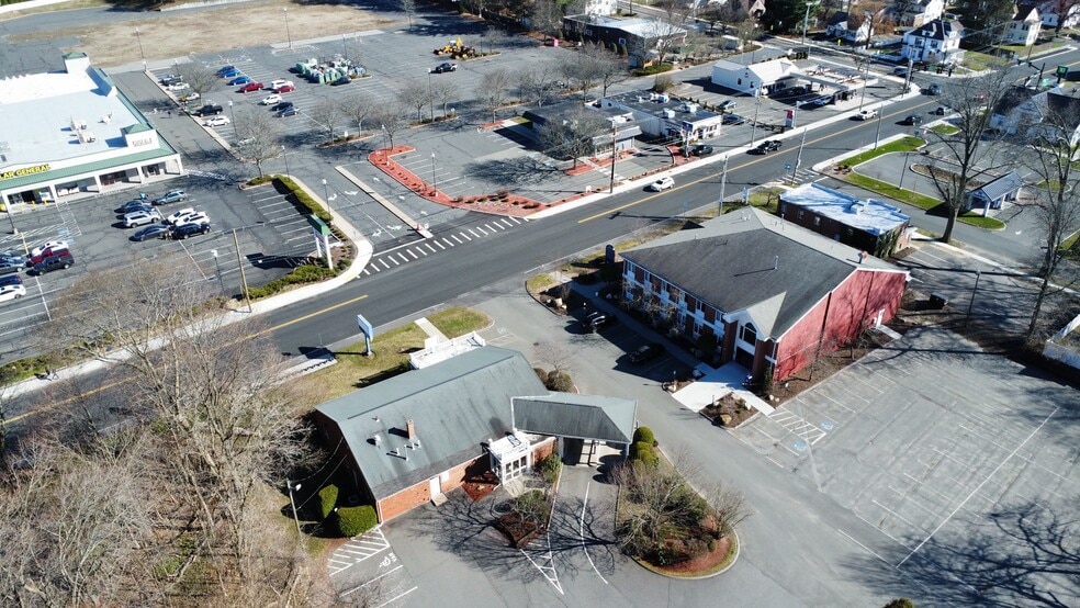 More Photos Of 494 Newton St, South Hadley Bank For Lease