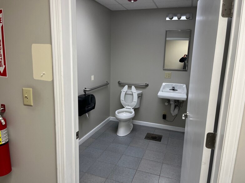 More Photos Of 604 Old Liverpool Rd, Liverpool Freestanding For Lease