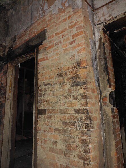 More Photos Of 1010-1016 E Main St, Columbus Storefront Retail Residential For Sale