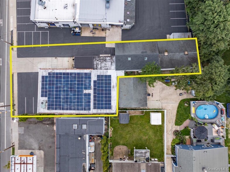 More Photos Of 1709 Newbridge Rd, North Bellmore Manufacturing For Sale