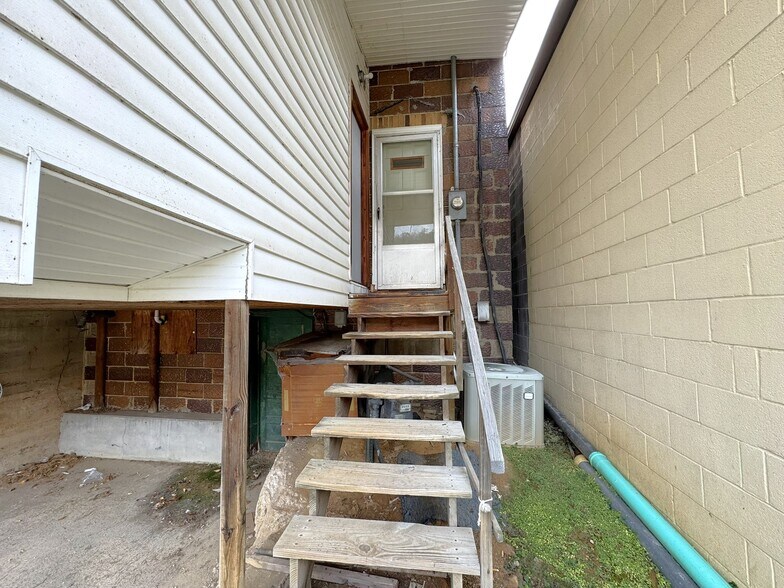 More Photos Of 366 Main St, Grantsville Storefront Retail Office For Sale