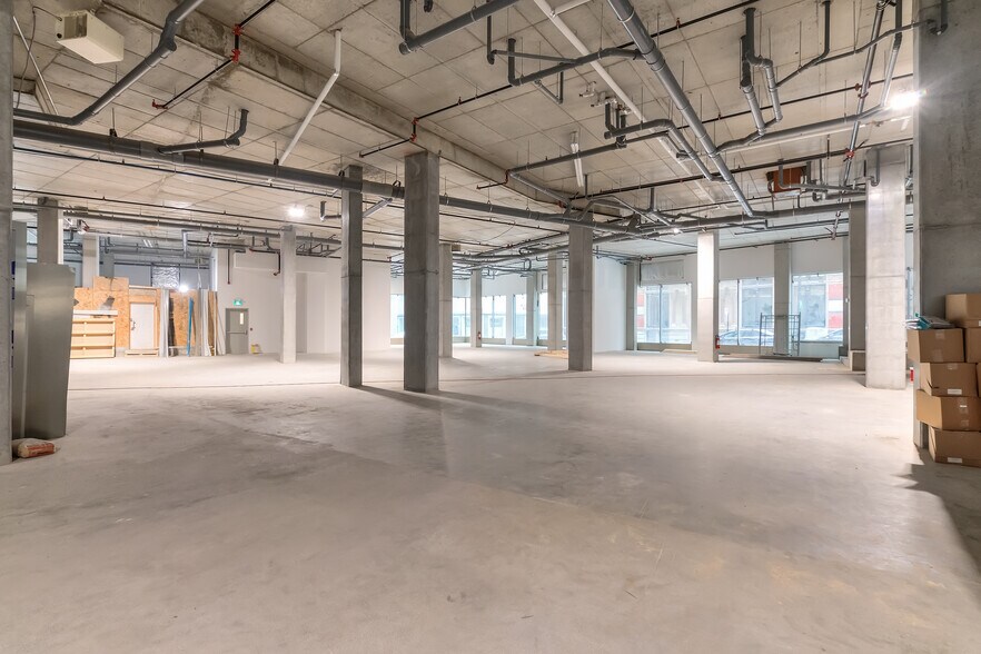 More Photos Of 250 Rue Notre-Dame O, Montréal Apartments For Lease